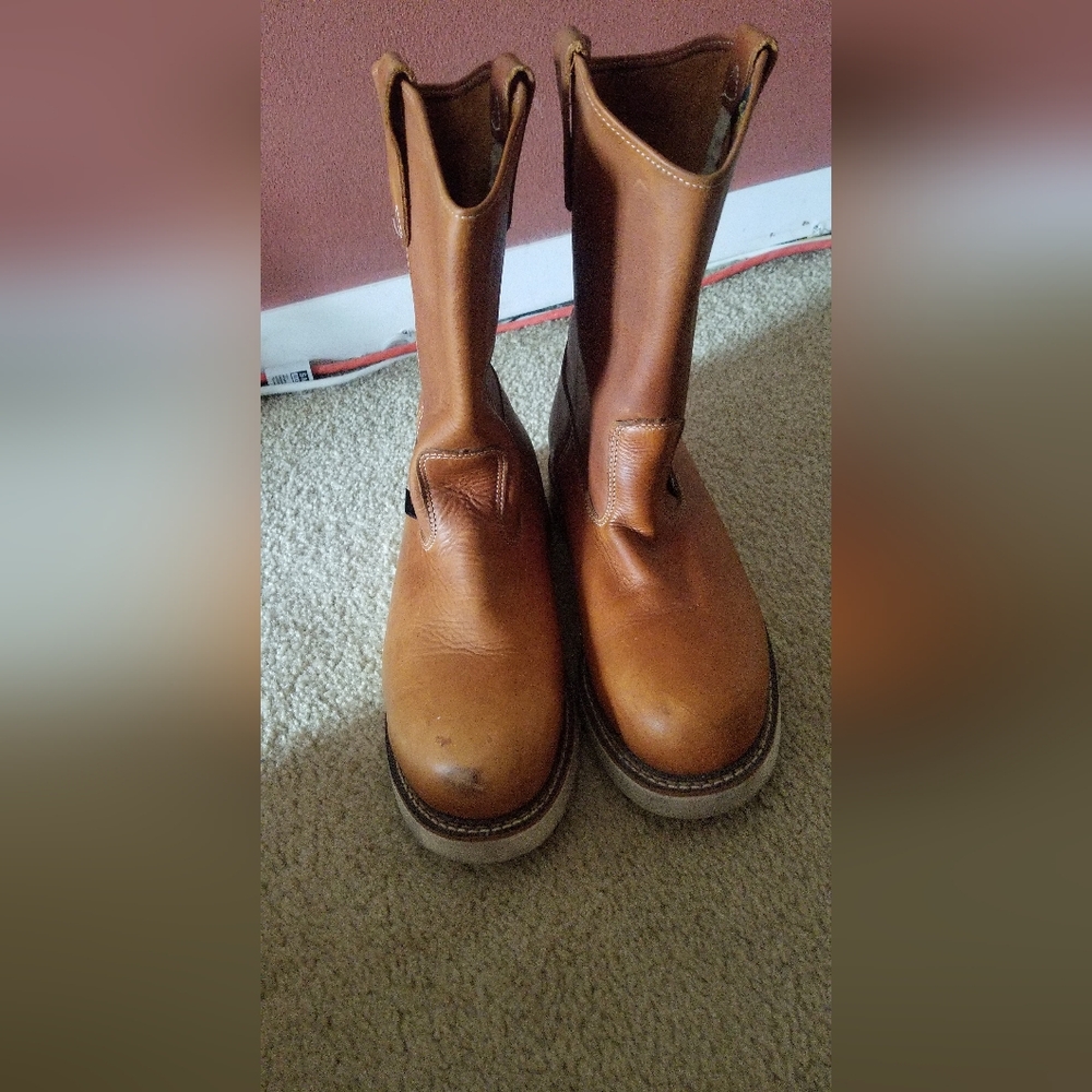 Thorogood safety toe pull on Wellington size 10